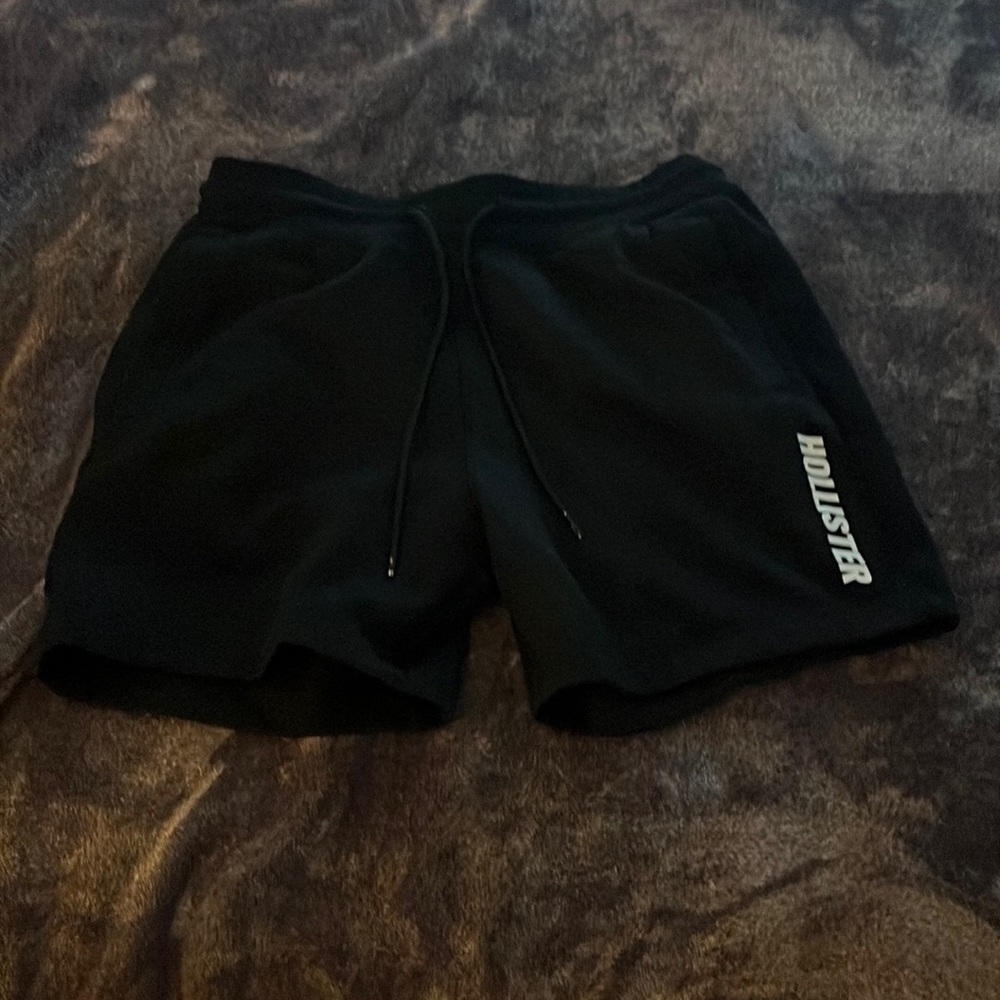 Hollister 3/4 Inch inseam shorts